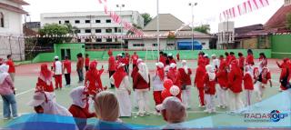 Inspektorat dan BPKAD Rokan Hilir Meriahkan ke-80 HUT RI Inspektorat dan BPKAD Perlombaan Permainan Rakyat 